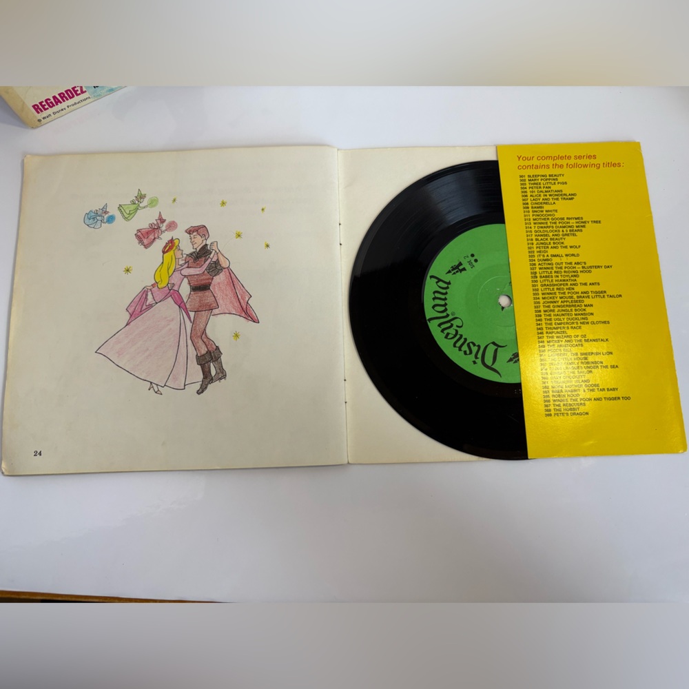 Lot of 2 Vintage Disney Read-Along Books• Sleeping Beauty + Valentine La Baleine - Picture 8 of 8